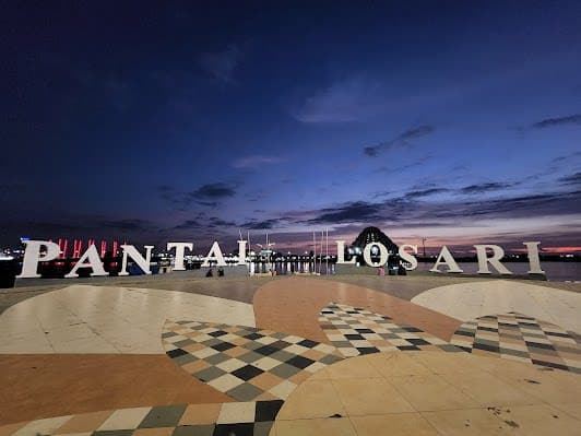 Anjungan Pantai Losari