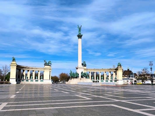 Heroes' Square