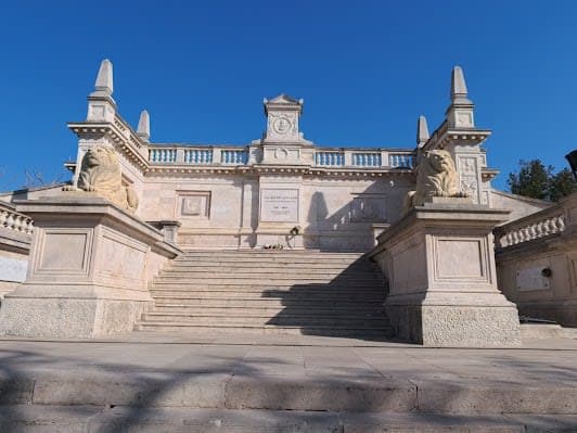 Fiumei Road Graveyard